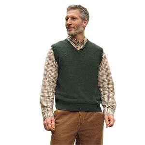 WoolOvers Mens V Neck Sleeveless Pullover / Pine